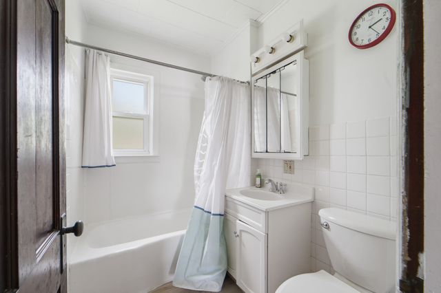 2262 Easton Boulevard, Des Moines, IA 50317