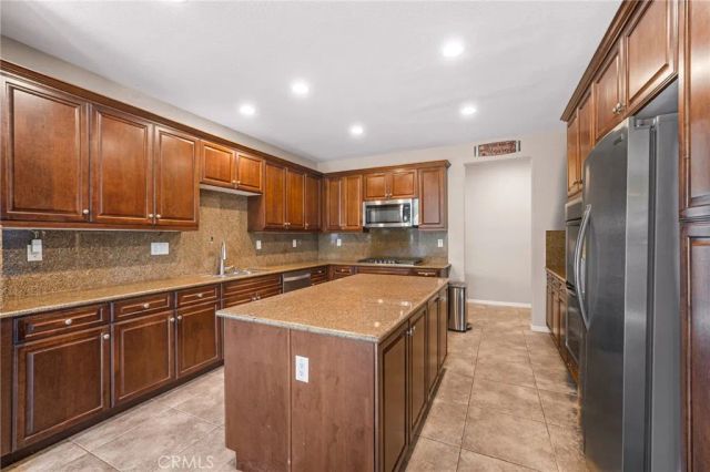 30411 LAMPLIGHTER Lane, Menifee, CA 92584
