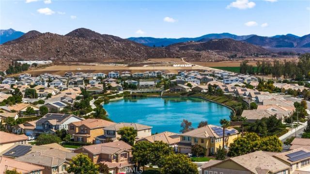 30411 LAMPLIGHTER Lane, Menifee, CA 92584