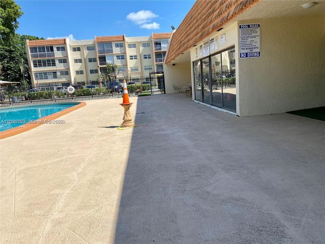 2301 NW 41st Ave 102, Lauderhill, FL 33313