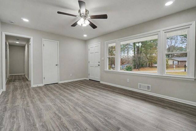 61 Overbrook SE Drive, Smyrna, GA 30082