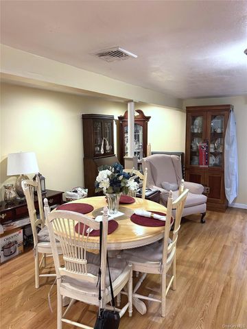 189 N Railroad Avenue, Babylon, NY 11702