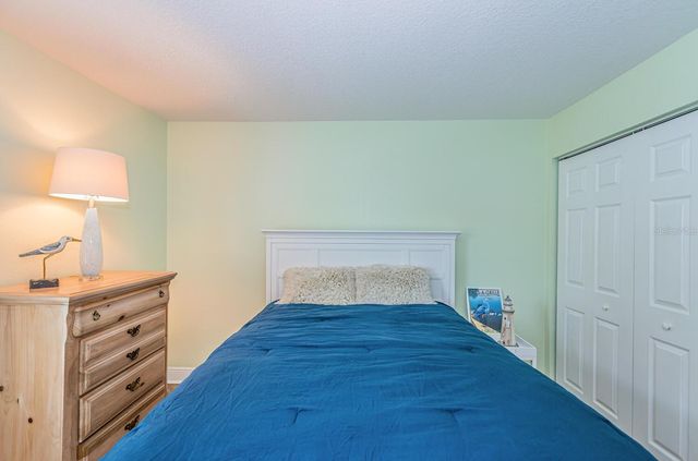 5215 COQUINA KEY DRIVE SE B, St Petersburg, FL 33705