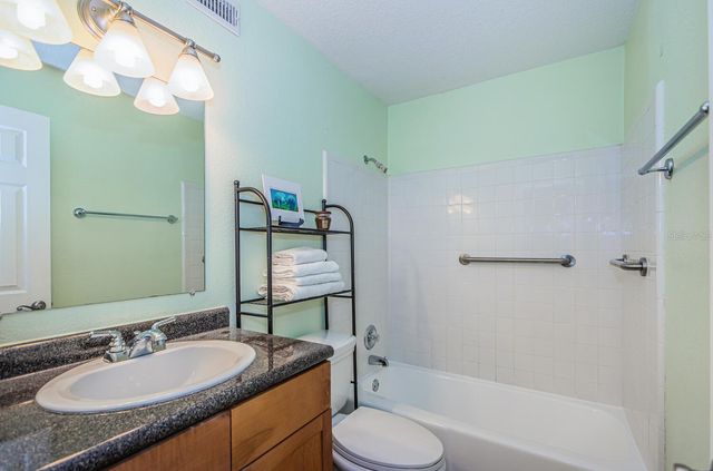 5215 COQUINA KEY DRIVE SE B, St Petersburg, FL 33705
