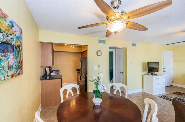 5215 COQUINA KEY DRIVE SE B, St Petersburg, FL 33705