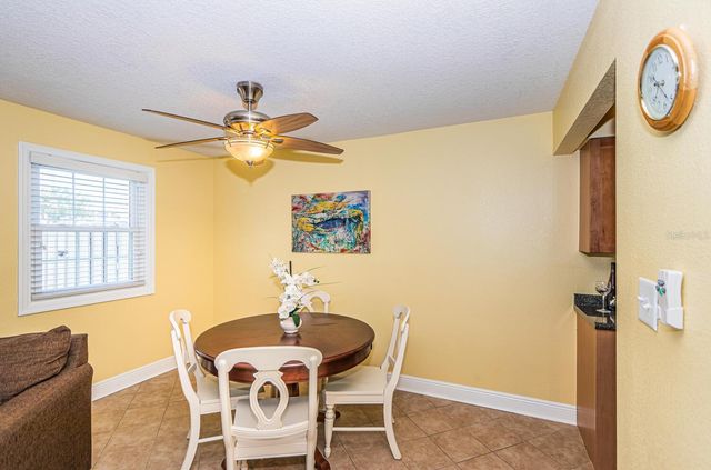5215 COQUINA KEY DRIVE SE B, St Petersburg, FL 33705