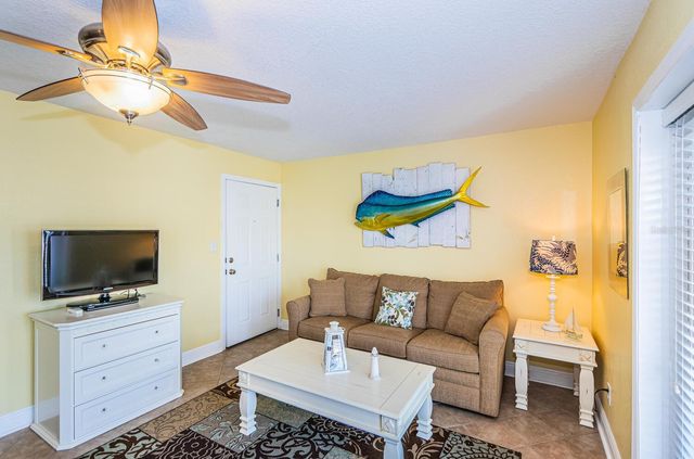 5215 COQUINA KEY DRIVE SE B, St Petersburg, FL 33705