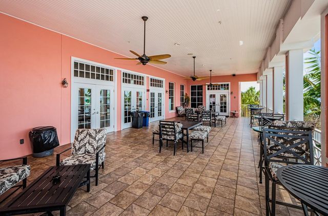 5215 COQUINA KEY DRIVE SE B, St Petersburg, FL 33705