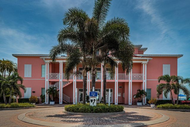 5215 COQUINA KEY DRIVE SE B, St Petersburg, FL 33705
