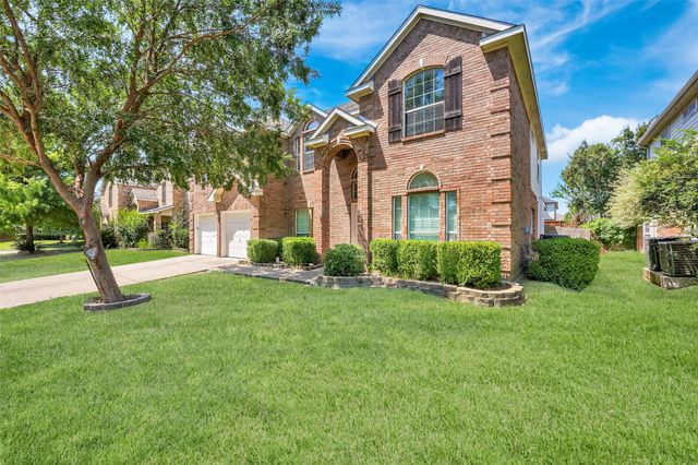 204 Autumnwood Drive, Mansfield, TX 76063