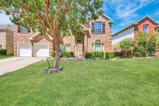 204 Autumnwood Drive, Mansfield, TX 76063