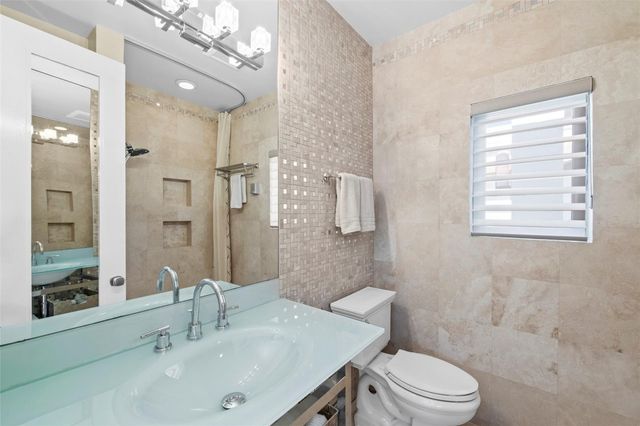 1036 SE 12th Way, Fort Lauderdale, FL 33316