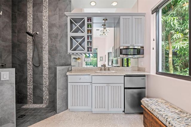 1036 SE 12th Way, Fort Lauderdale, FL 33316