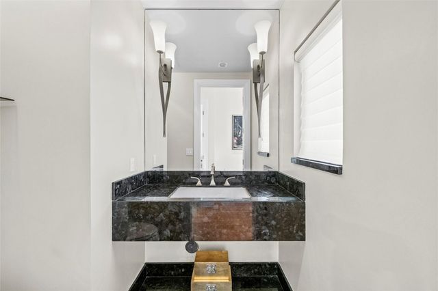 1036 SE 12th Way, Fort Lauderdale, FL 33316