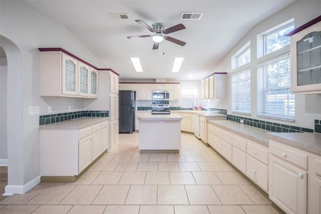 27925 N PELICAN ISLE DRIVE, Leesburg, FL 34748