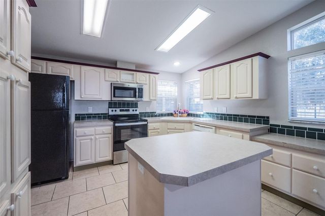 27925 N PELICAN ISLE DRIVE, Leesburg, FL 34748