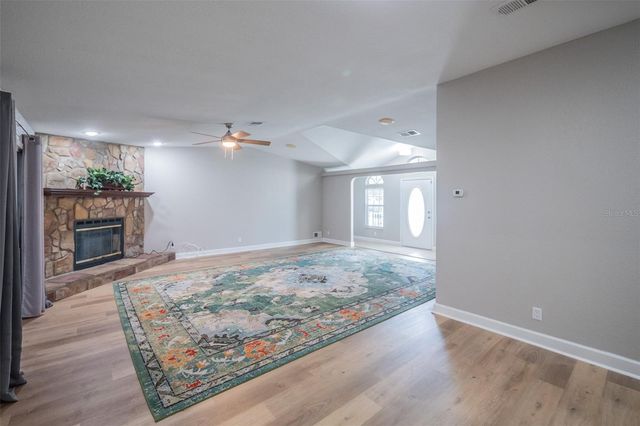 27925 N PELICAN ISLE DRIVE, Leesburg, FL 34748