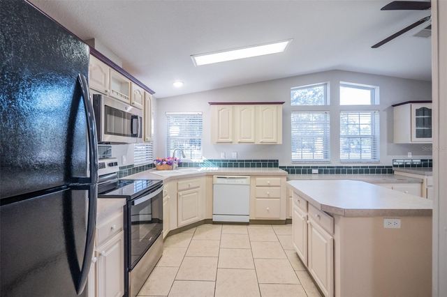 27925 N PELICAN ISLE DRIVE, Leesburg, FL 34748