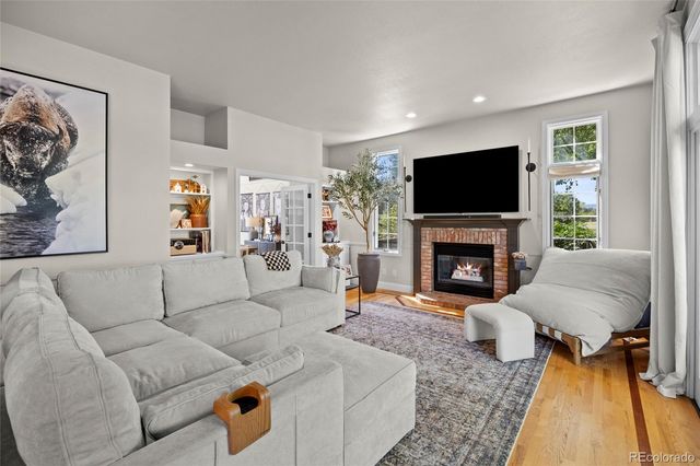 983 Logan Court, Loveland, CO 80538