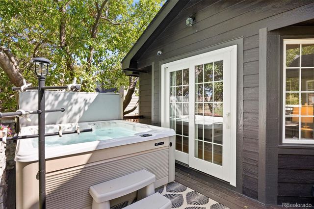 983 Logan Court, Loveland, CO 80538