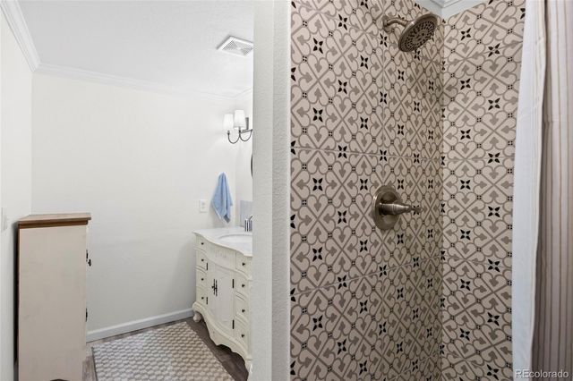 983 Logan Court, Loveland, CO 80538