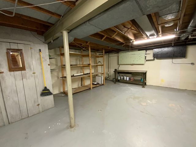 160 Ingleside Avenue, Aurora, IL 60506