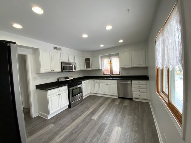 160 Ingleside Avenue, Aurora, IL 60506