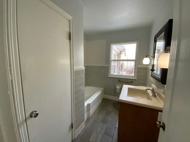 160 Ingleside Avenue, Aurora, IL 60506