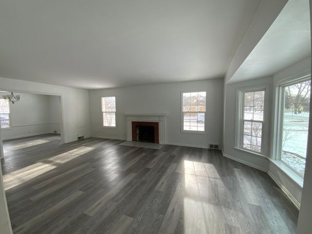 160 Ingleside Avenue, Aurora, IL 60506