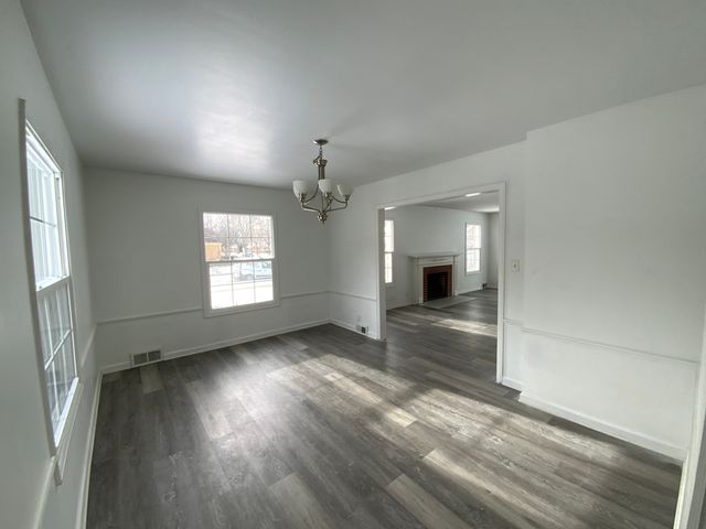 160 Ingleside Avenue, Aurora, IL 60506