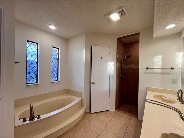 5106 Red River Drive, Arlington, TX 76017