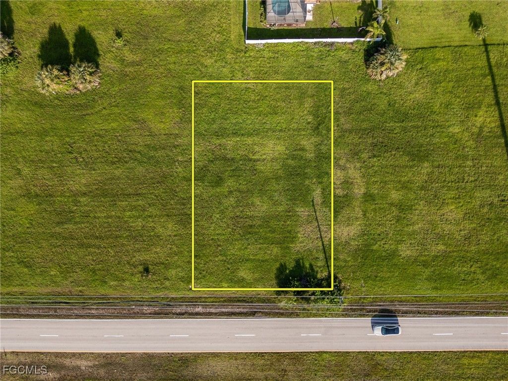 824 El Dorado BLVD N, Cape Coral, FL 33993