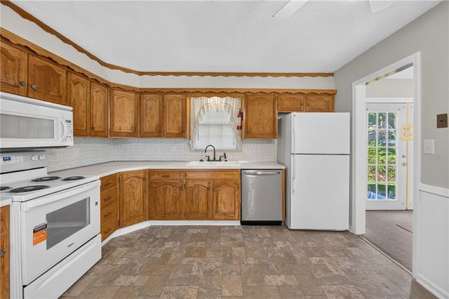 12800 Ewing Avenue, Grandview, MO 64030