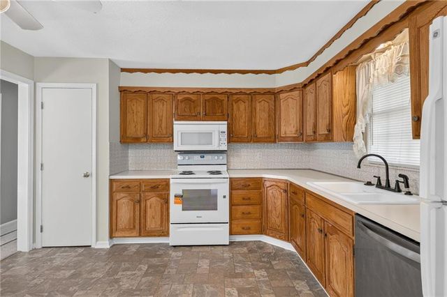 12800 Ewing Avenue, Grandview, MO 64030
