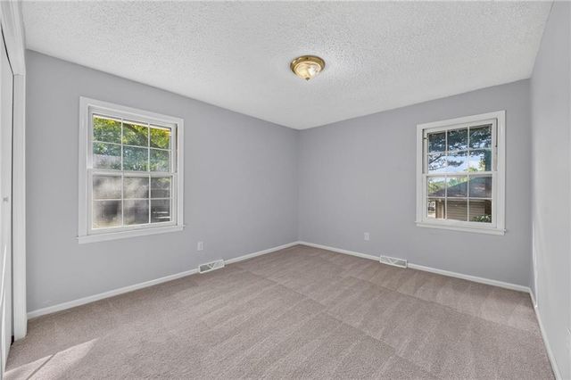 12800 Ewing Avenue, Grandview, MO 64030