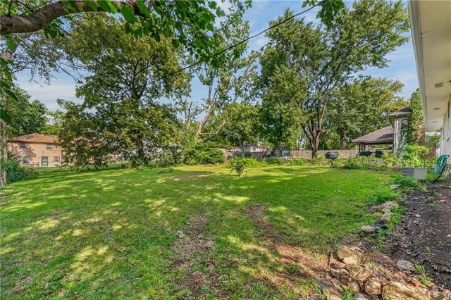 12800 Ewing Avenue, Grandview, MO 64030