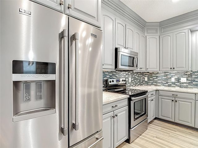 12516 STREAMDALE DRIVE, Tampa, FL 33626