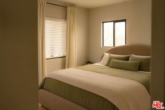 645 N Vista Street, Los Angeles, CA 90036
