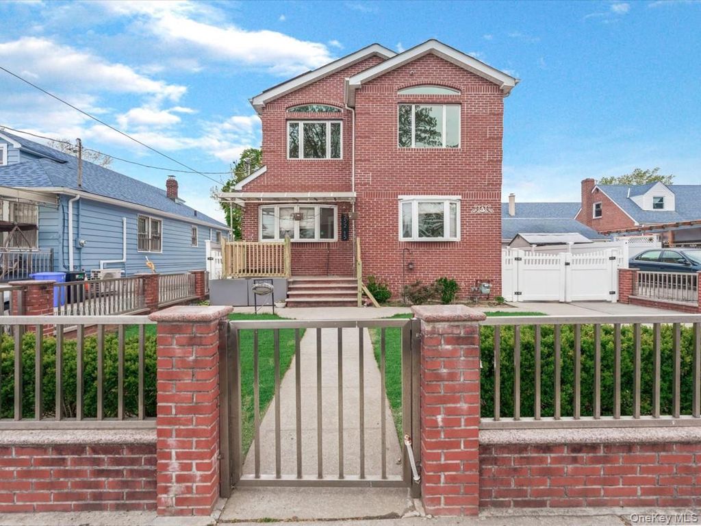 252-15 82nd Avenue, Bellerose, NY 11426 — photo 2
