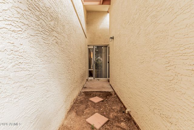 2511 W WILLOW Avenue, Phoenix, AZ 85029