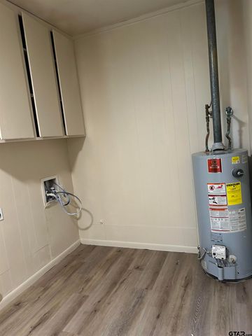 209 W SOUTH ST, Lindale, TX 75771