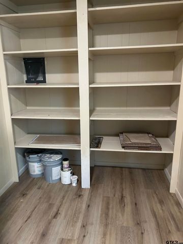 209 W SOUTH ST, Lindale, TX 75771