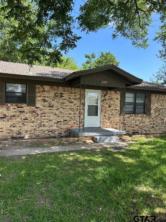 209 W SOUTH ST, Lindale, TX 75771