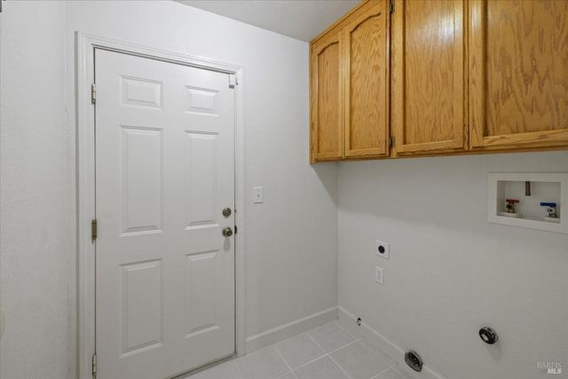 342 Woodcrest Dr, Vacaville, CA 95688