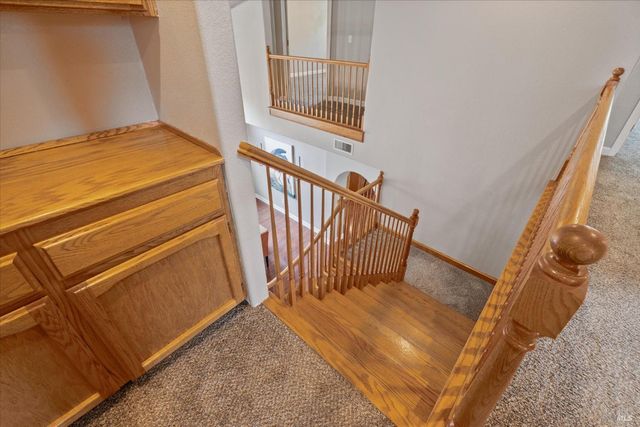 342 Woodcrest Dr, Vacaville, CA 95688