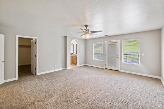 342 Woodcrest Dr, Vacaville, CA 95688