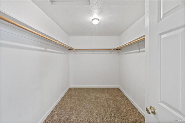 342 Woodcrest Dr, Vacaville, CA 95688