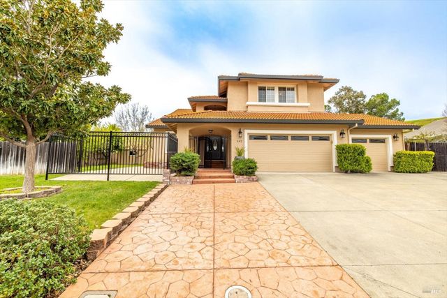 342 Woodcrest Dr, Vacaville, CA 95688