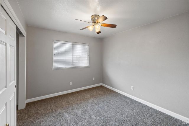 342 Woodcrest Dr, Vacaville, CA 95688