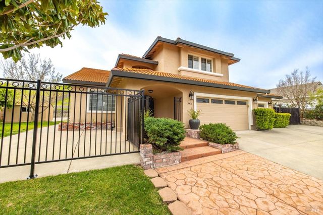 342 Woodcrest Dr, Vacaville, CA 95688